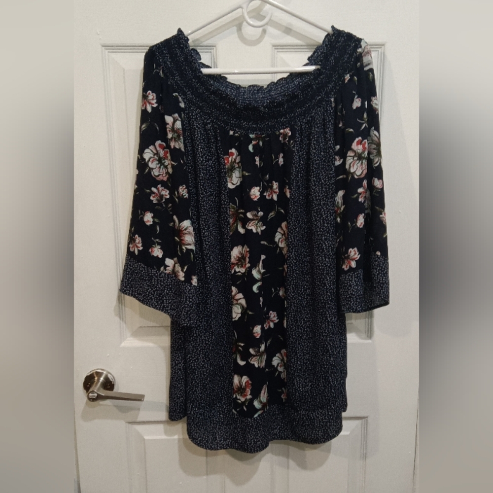 Signature Studio Navy Floral Top